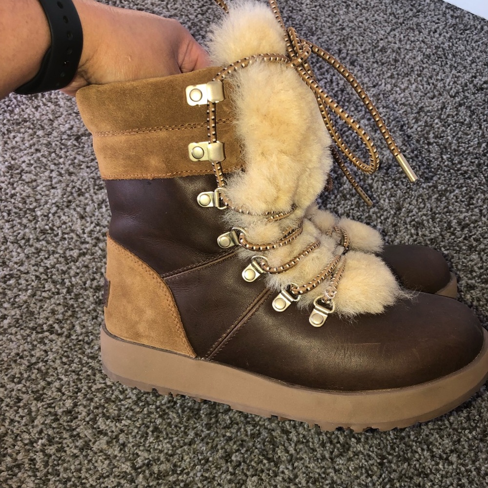 Size 6 Ugg Winter Boots. Very Comfy.